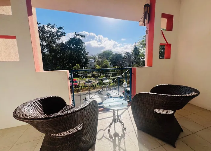 Azur Beach Complex - 1 Min From Pereybere Beach