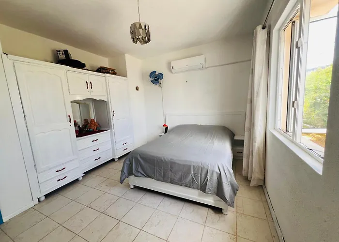 Azur Beach Complex - 1 Min From Pereybere Beach